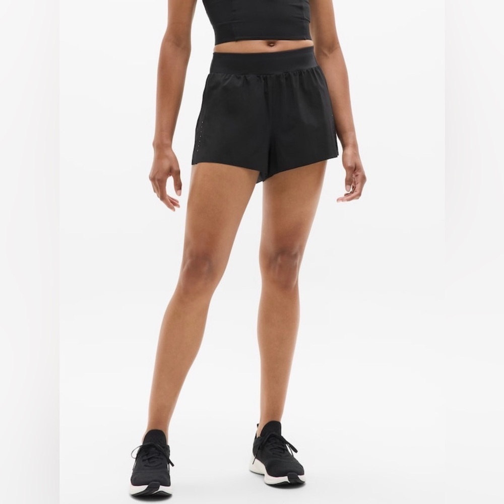 NWT Athleta Fast Route Run Black Short Sz Meduim